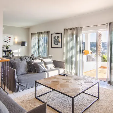 The View - Santo Antonio Villas, Golf & 4*